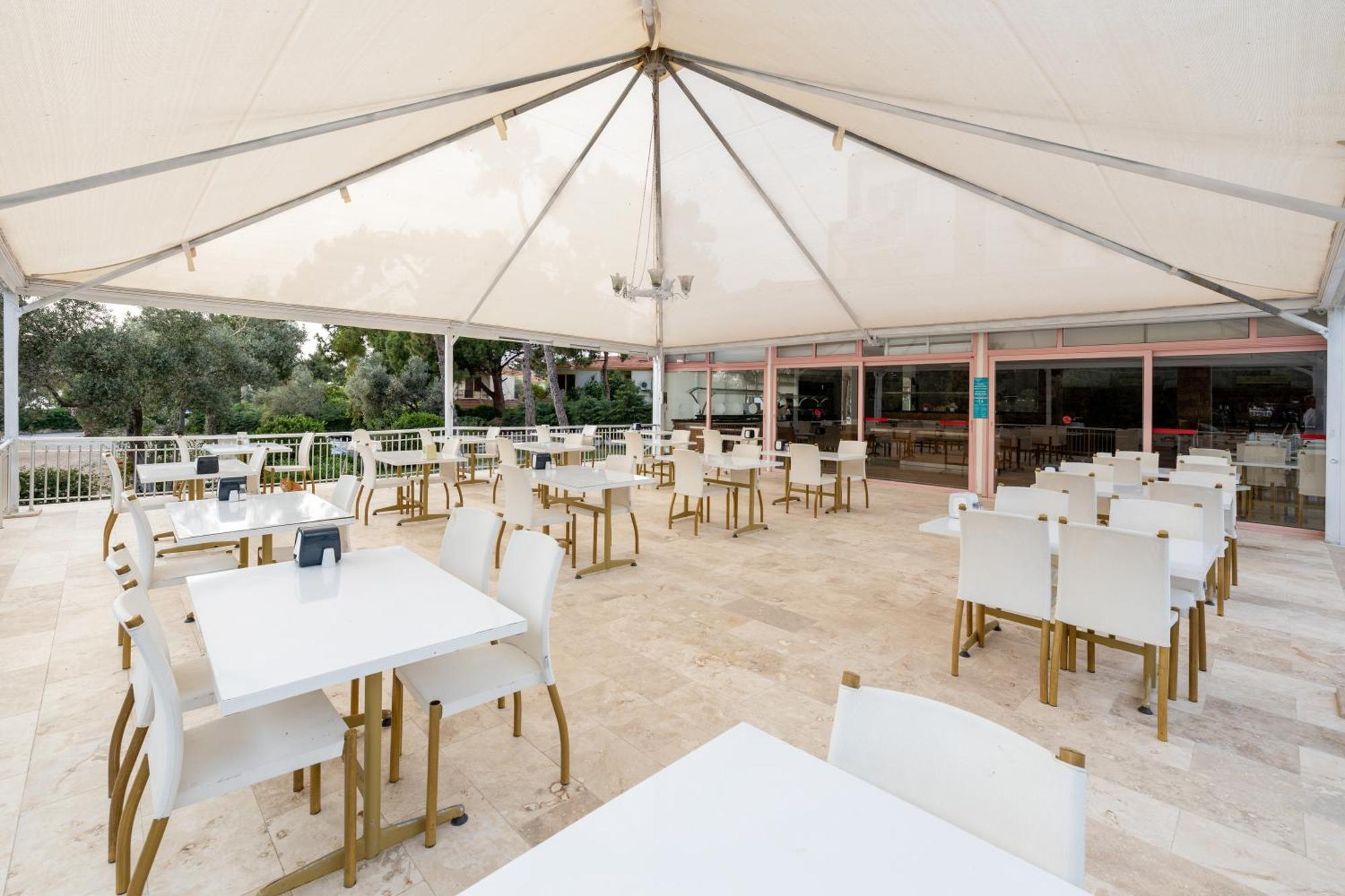 Hanedan Beach Hotel Фоча Екстериор снимка