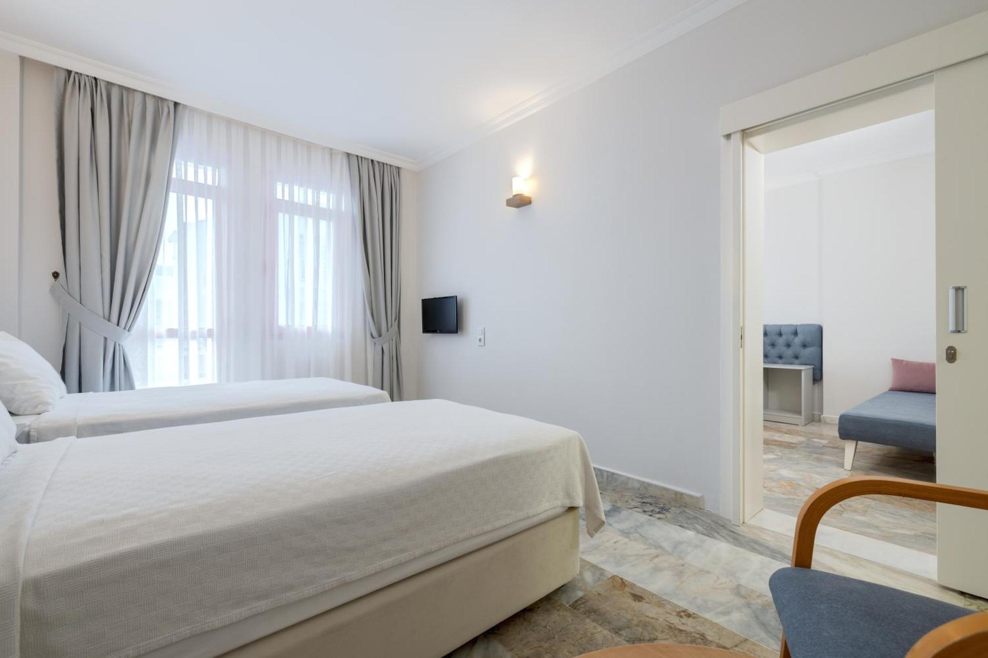 Hanedan Beach Hotel Фоча Екстериор снимка