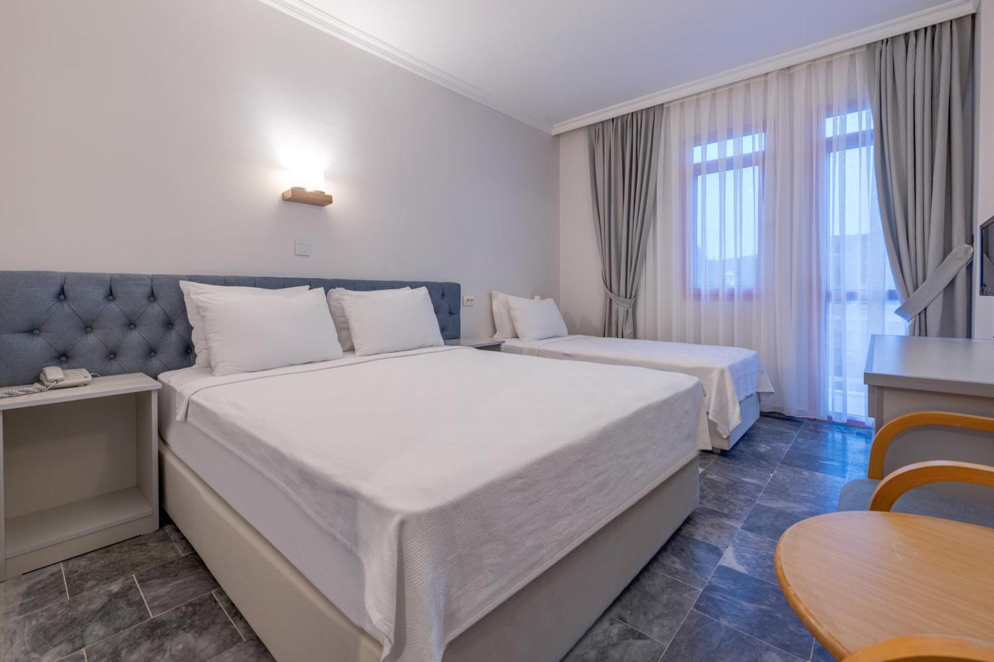 Hanedan Beach Hotel Фоча Екстериор снимка