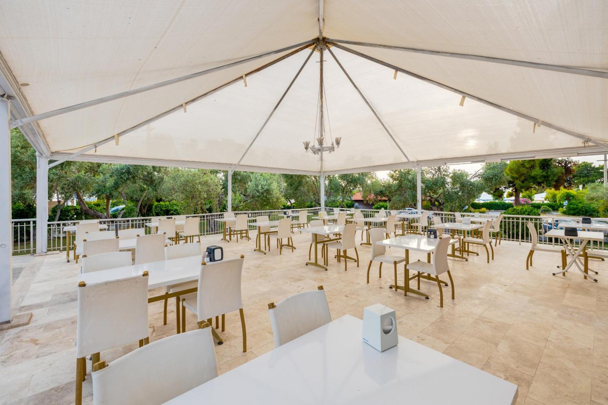 Hanedan Beach Hotel Фоча Екстериор снимка